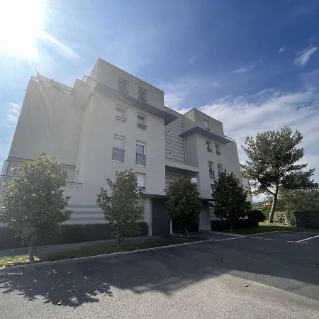 Lumineux A 1,5 Km De La Avec 2 Terrasses - - Fr-1-226a-159 Daire *